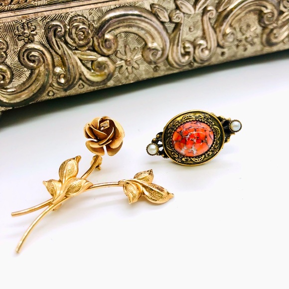 Vintage Original by Robert Pin & Gold Flower Brooch - Picture 1 of 16